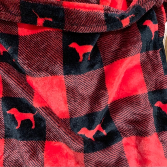 Vs pink dog red and black plaid robe - Picture 6 of 6